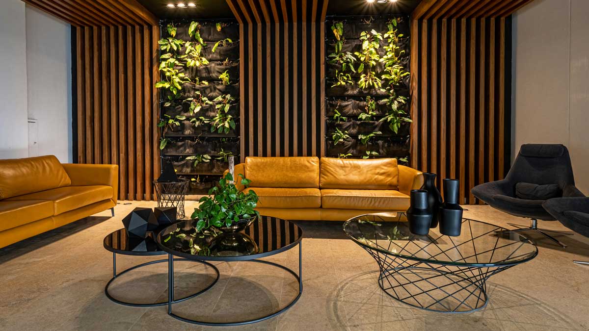 Dettaglio di una reception di design con arredi personalizzati per strutture ricettive, realizzata dal Gruppo Corradino